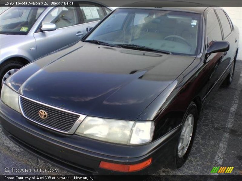 Black / Beige 1995 Toyota Avalon XLS