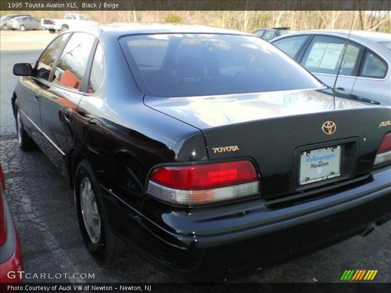 Black / Beige 1995 Toyota Avalon XLS