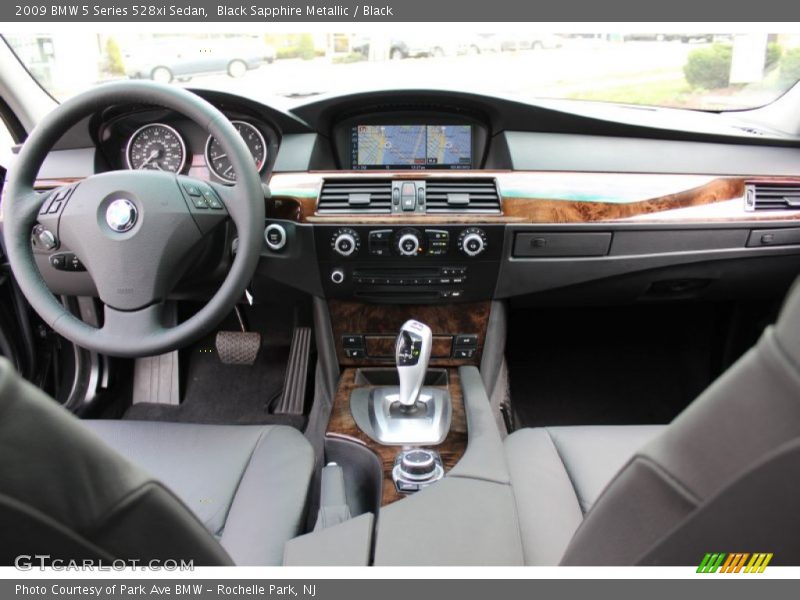Dashboard of 2009 5 Series 528xi Sedan