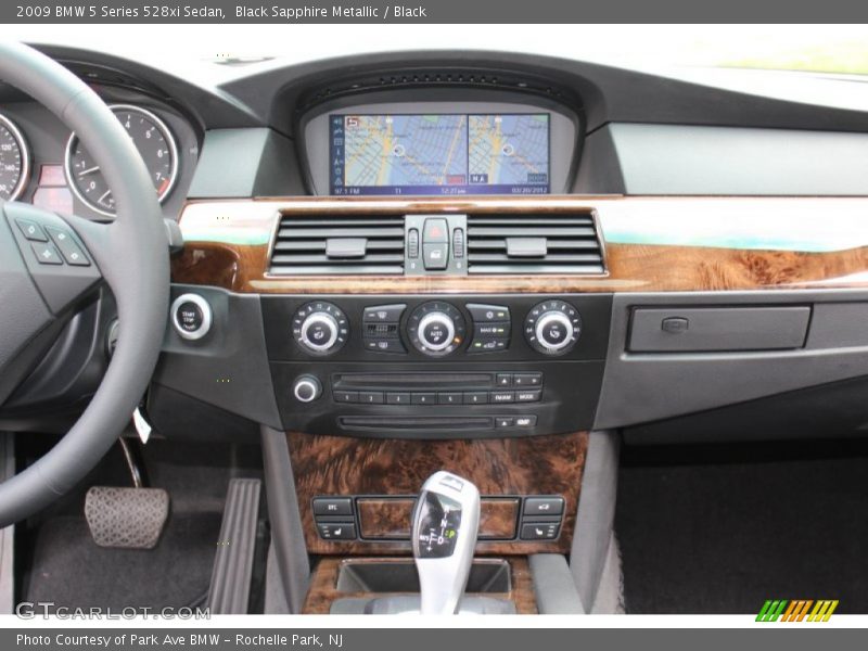 Black Sapphire Metallic / Black 2009 BMW 5 Series 528xi Sedan