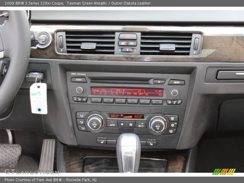 Controls of 2009 3 Series 328xi Coupe