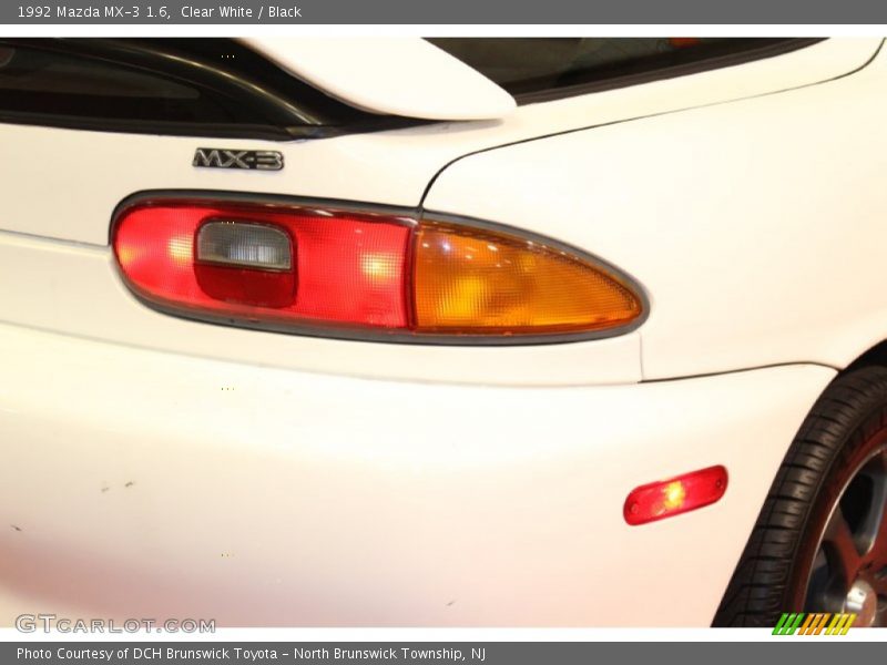 Clear White / Black 1992 Mazda MX-3 1.6