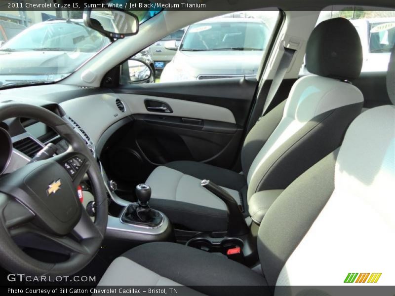 Summit White / Jet Black/Medium Titanium 2011 Chevrolet Cruze LS