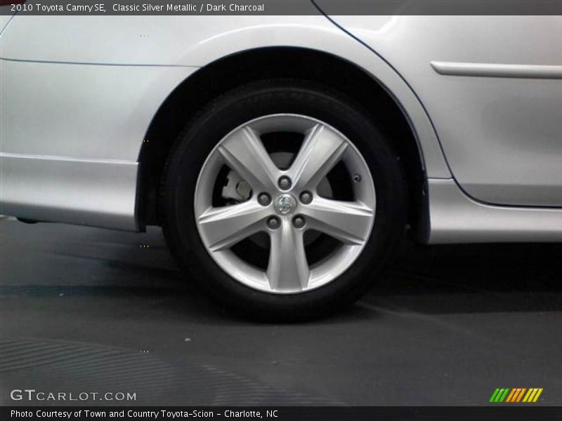 Classic Silver Metallic / Dark Charcoal 2010 Toyota Camry SE