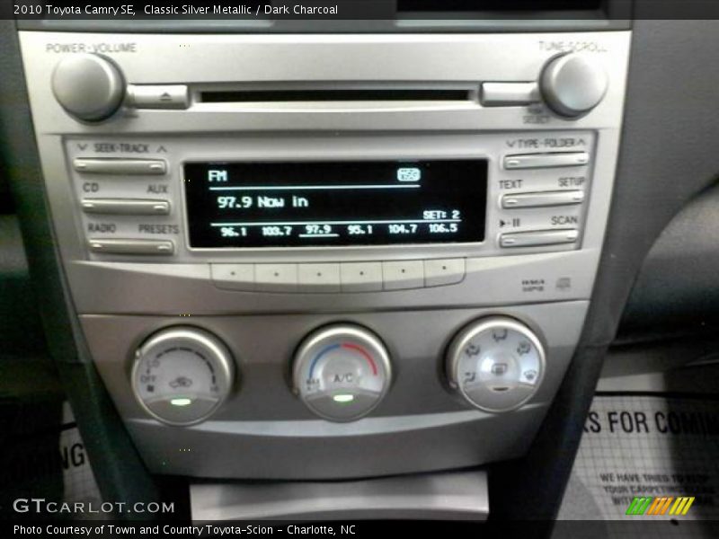Classic Silver Metallic / Dark Charcoal 2010 Toyota Camry SE