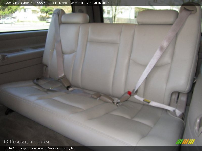 Deep Blue Metallic / Neutral/Shale 2004 GMC Yukon XL 1500 SLT 4x4