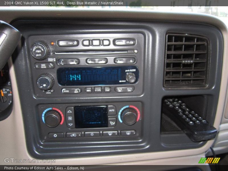 Deep Blue Metallic / Neutral/Shale 2004 GMC Yukon XL 1500 SLT 4x4