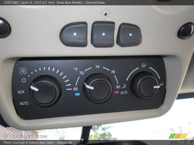 Controls of 2004 Yukon XL 1500 SLT 4x4