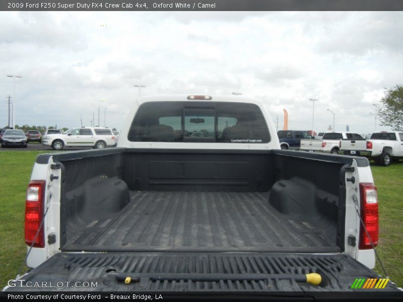 Oxford White / Camel 2009 Ford F250 Super Duty FX4 Crew Cab 4x4