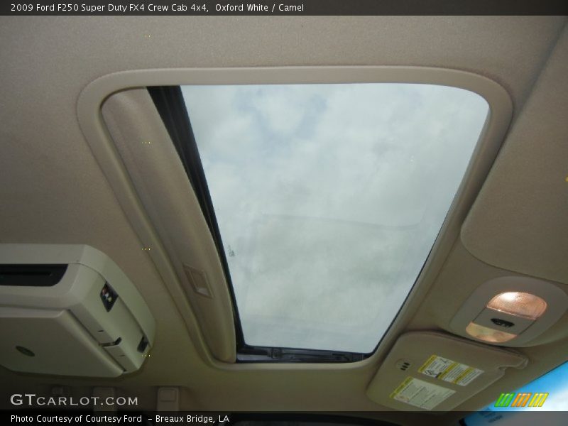 Oxford White / Camel 2009 Ford F250 Super Duty FX4 Crew Cab 4x4