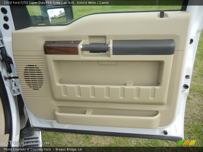 Oxford White / Camel 2009 Ford F250 Super Duty FX4 Crew Cab 4x4