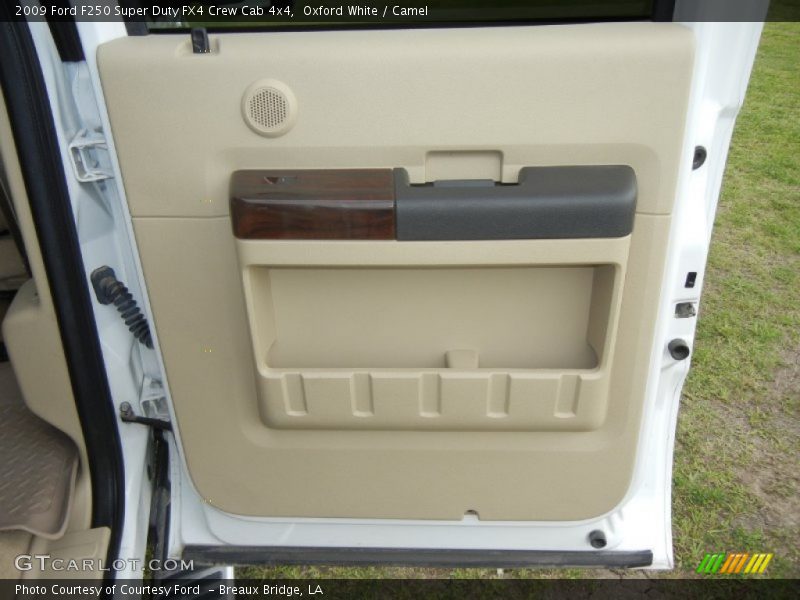 Oxford White / Camel 2009 Ford F250 Super Duty FX4 Crew Cab 4x4