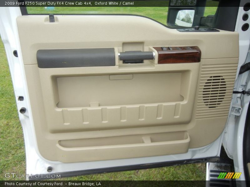 Oxford White / Camel 2009 Ford F250 Super Duty FX4 Crew Cab 4x4