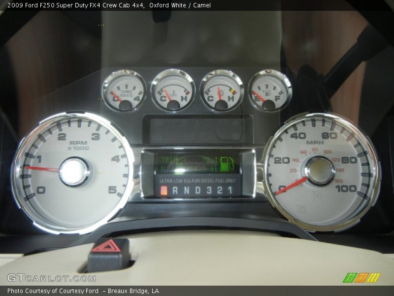 Oxford White / Camel 2009 Ford F250 Super Duty FX4 Crew Cab 4x4