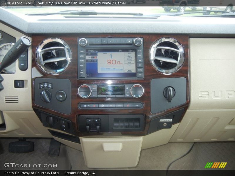 Oxford White / Camel 2009 Ford F250 Super Duty FX4 Crew Cab 4x4