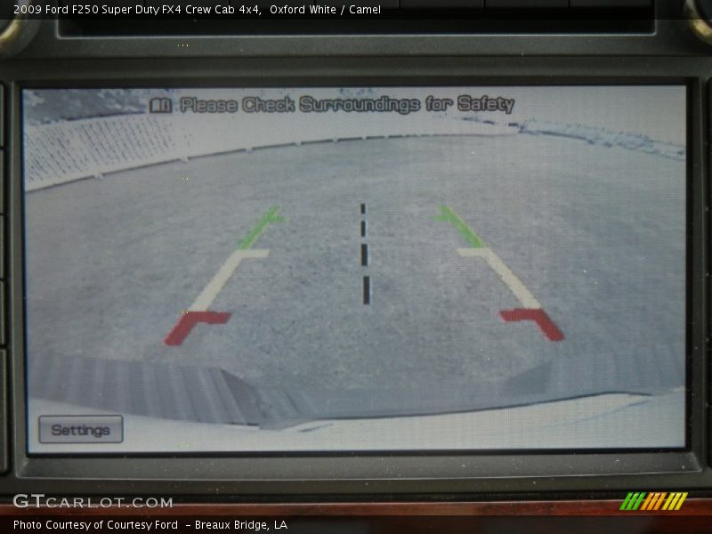 Oxford White / Camel 2009 Ford F250 Super Duty FX4 Crew Cab 4x4