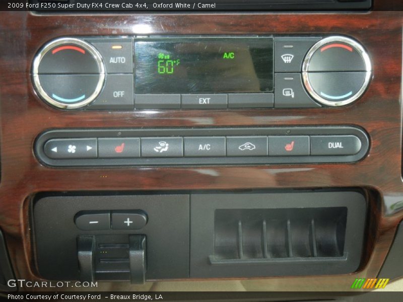 Oxford White / Camel 2009 Ford F250 Super Duty FX4 Crew Cab 4x4