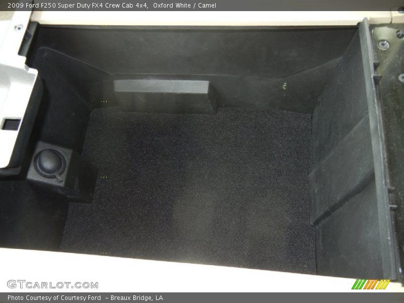 Oxford White / Camel 2009 Ford F250 Super Duty FX4 Crew Cab 4x4