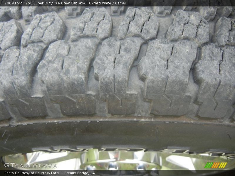 Oxford White / Camel 2009 Ford F250 Super Duty FX4 Crew Cab 4x4