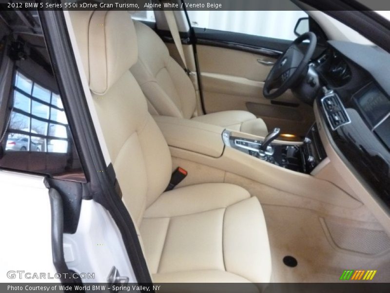 Alpine White / Veneto Beige 2012 BMW 5 Series 550i xDrive Gran Turismo
