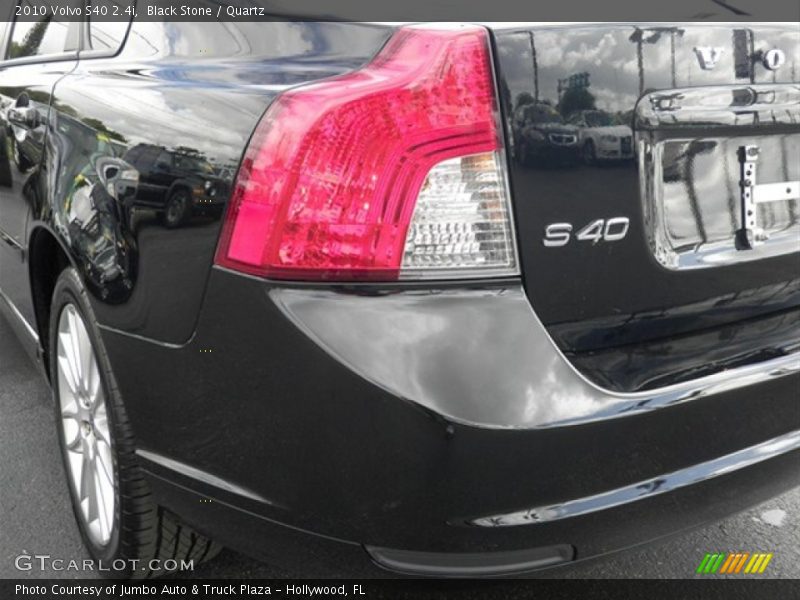 Black Stone / Quartz 2010 Volvo S40 2.4i