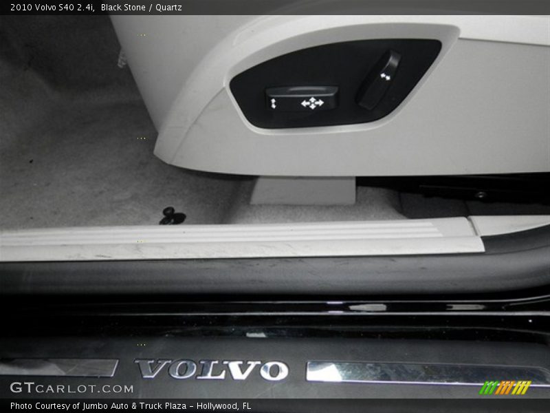Black Stone / Quartz 2010 Volvo S40 2.4i