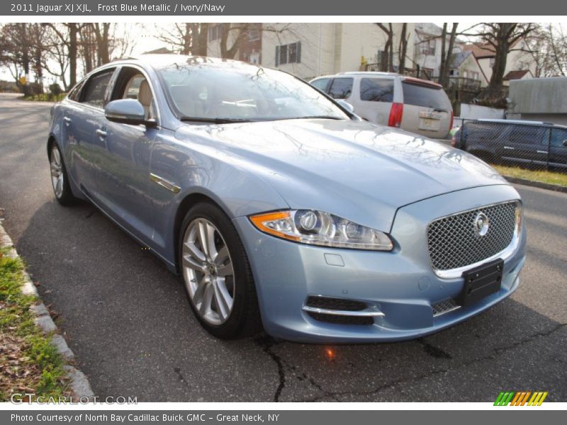 Front 3/4 View of 2011 XJ XJL