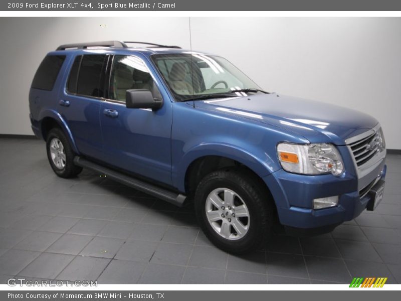Front 3/4 View of 2009 Explorer XLT 4x4