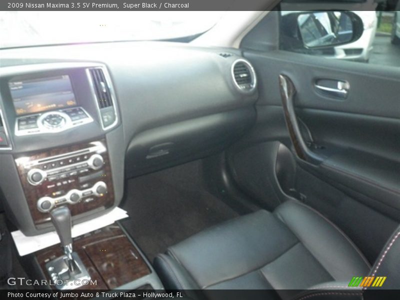 Super Black / Charcoal 2009 Nissan Maxima 3.5 SV Premium