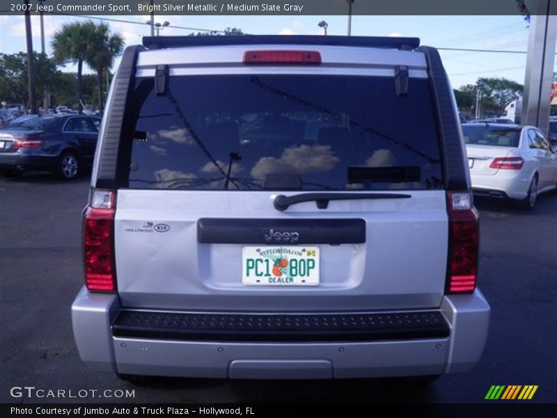 Bright Silver Metallic / Medium Slate Gray 2007 Jeep Commander Sport