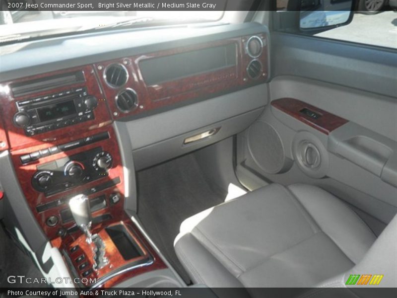 Bright Silver Metallic / Medium Slate Gray 2007 Jeep Commander Sport