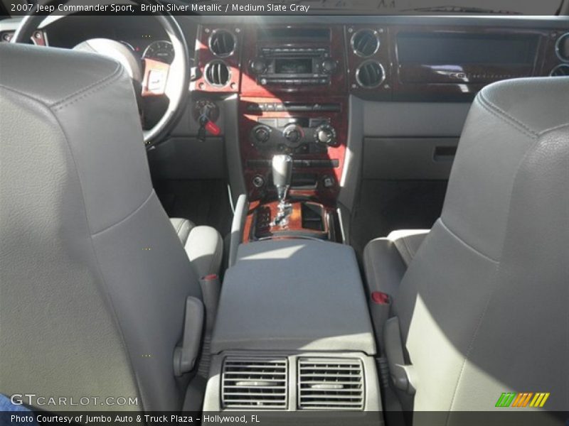 Bright Silver Metallic / Medium Slate Gray 2007 Jeep Commander Sport