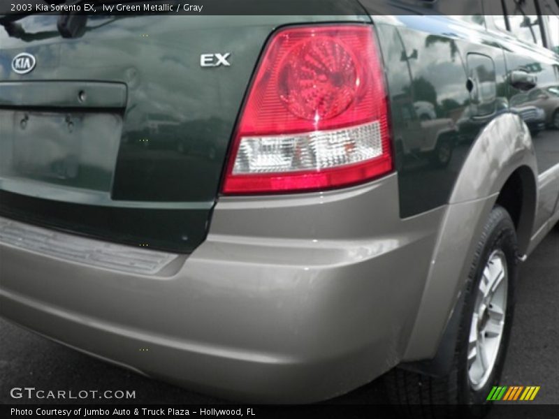 Ivy Green Metallic / Gray 2003 Kia Sorento EX