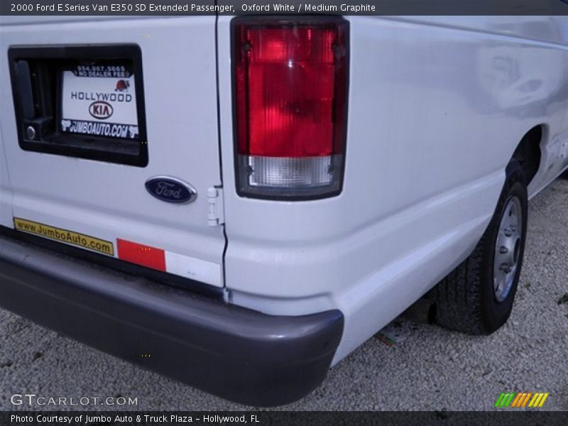 Oxford White / Medium Graphite 2000 Ford E Series Van E350 SD Extended Passenger