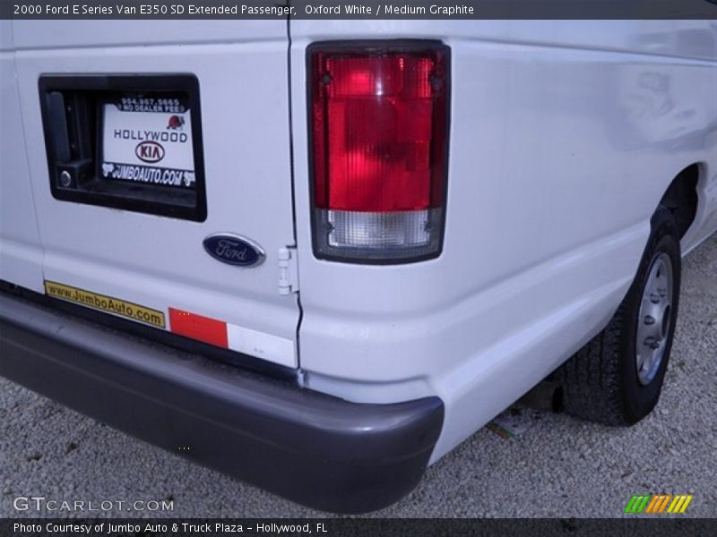 Oxford White / Medium Graphite 2000 Ford E Series Van E350 SD Extended Passenger