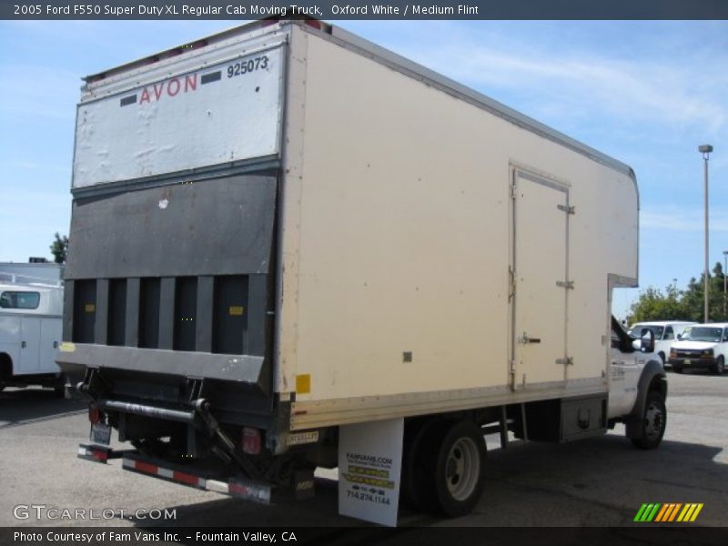 Oxford White / Medium Flint 2005 Ford F550 Super Duty XL Regular Cab Moving Truck