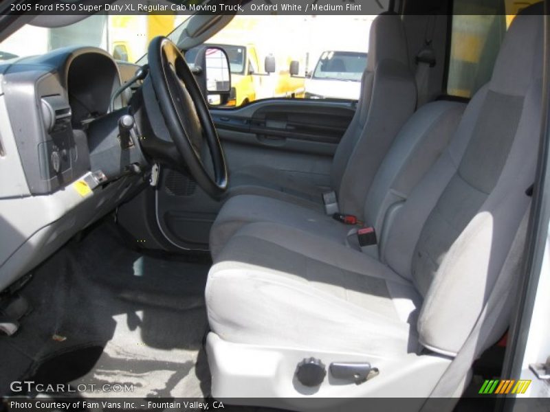 Oxford White / Medium Flint 2005 Ford F550 Super Duty XL Regular Cab Moving Truck