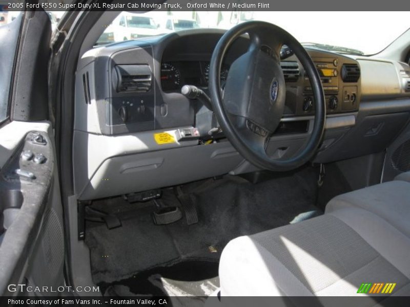 Oxford White / Medium Flint 2005 Ford F550 Super Duty XL Regular Cab Moving Truck