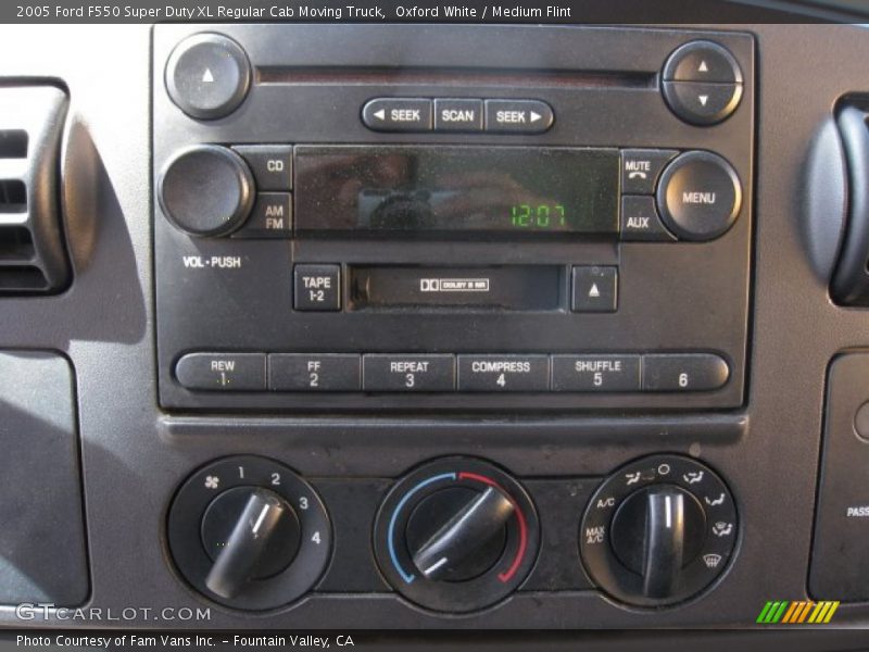 Controls of 2005 F550 Super Duty XL Regular Cab Moving Truck