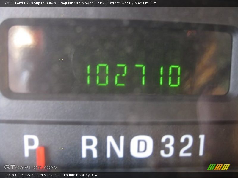 Oxford White / Medium Flint 2005 Ford F550 Super Duty XL Regular Cab Moving Truck