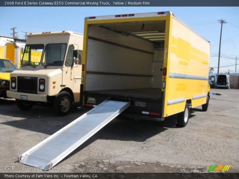 Yellow / Medium Flint 2008 Ford E Series Cutaway E350 Commercial Moving Truck