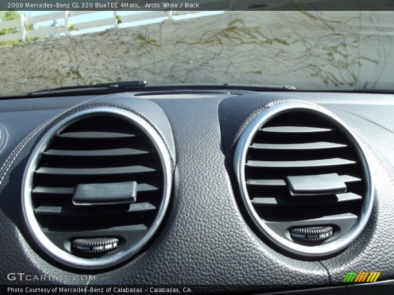 Arctic White / Black 2009 Mercedes-Benz GL 320 BlueTEC 4Matic