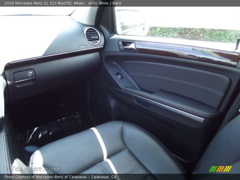 Arctic White / Black 2009 Mercedes-Benz GL 320 BlueTEC 4Matic