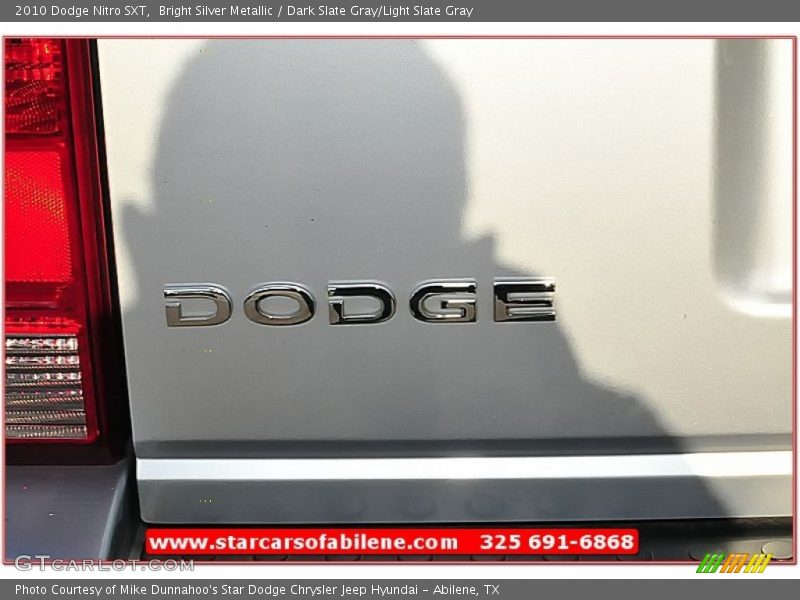 Bright Silver Metallic / Dark Slate Gray/Light Slate Gray 2010 Dodge Nitro SXT