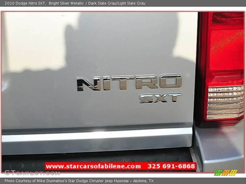 Bright Silver Metallic / Dark Slate Gray/Light Slate Gray 2010 Dodge Nitro SXT