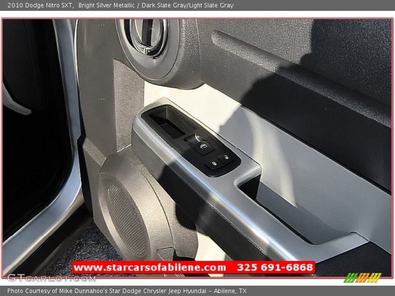 Bright Silver Metallic / Dark Slate Gray/Light Slate Gray 2010 Dodge Nitro SXT
