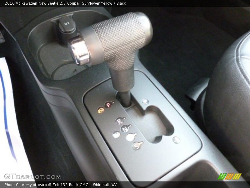 Sunflower Yellow / Black 2010 Volkswagen New Beetle 2.5 Coupe