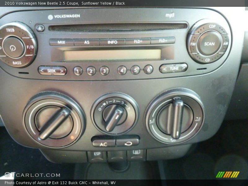 Sunflower Yellow / Black 2010 Volkswagen New Beetle 2.5 Coupe