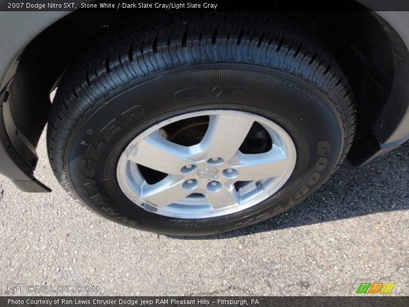 Stone White / Dark Slate Gray/Light Slate Gray 2007 Dodge Nitro SXT