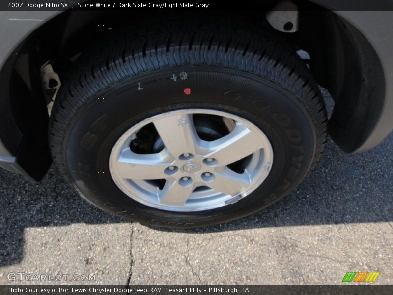 Stone White / Dark Slate Gray/Light Slate Gray 2007 Dodge Nitro SXT